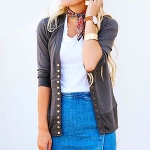 LAST ONE! Ash Gray 3/4 Sleeve Snap Cardigan